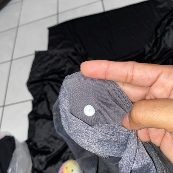 Lululemon - Picture 5 of 7